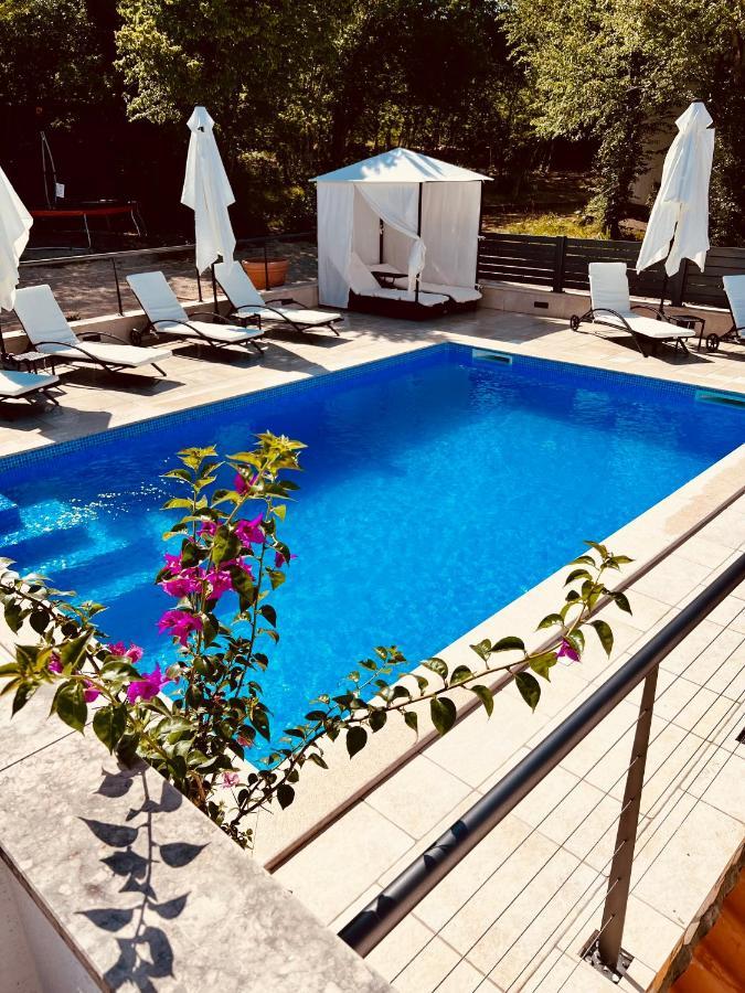 Villa Jela - With Pool Njivice Extérieur photo